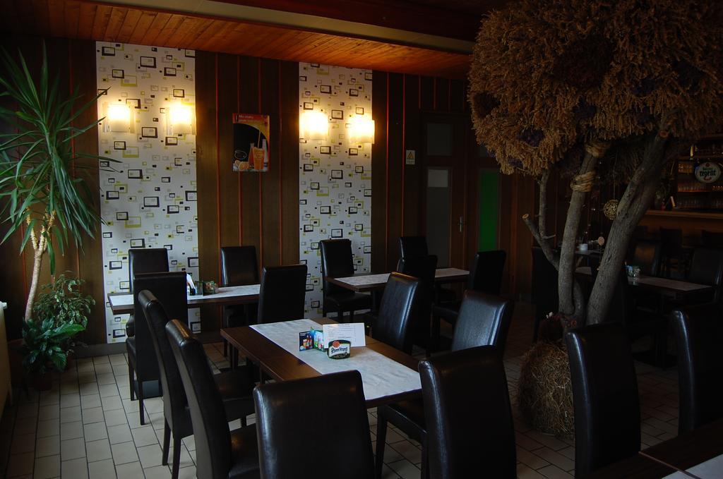Hotel Vrchovina Podomi Bagian luar foto
