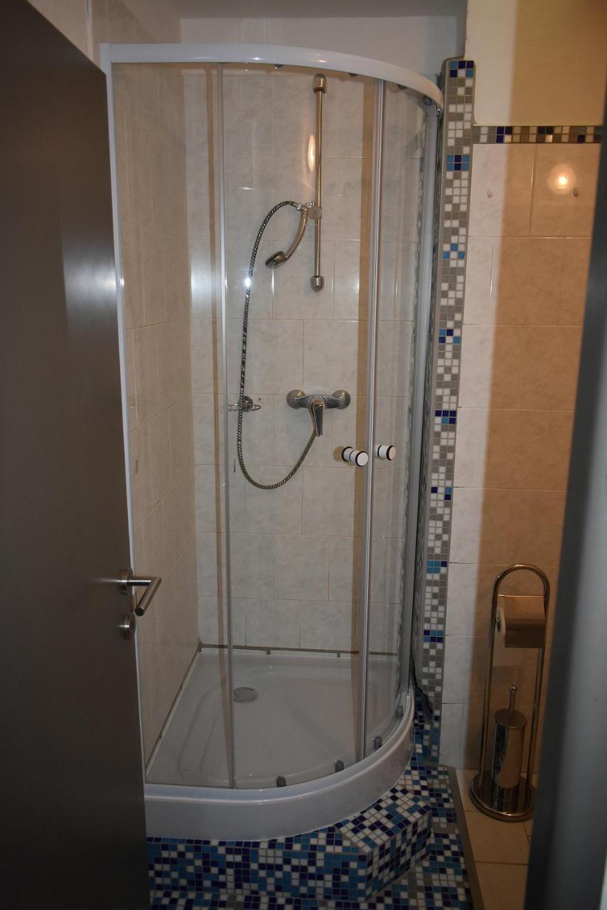 Hotel Vrchovina Podomi Bagian luar foto